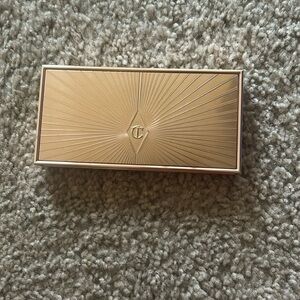 Charolette Tilsbury “Filmstar bronze and glow”.